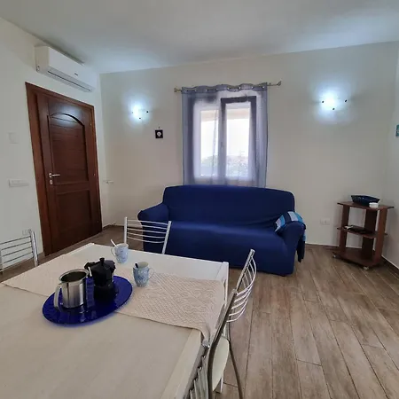 Luna & Sole Vicino Alla Spiaggia Apartmán *